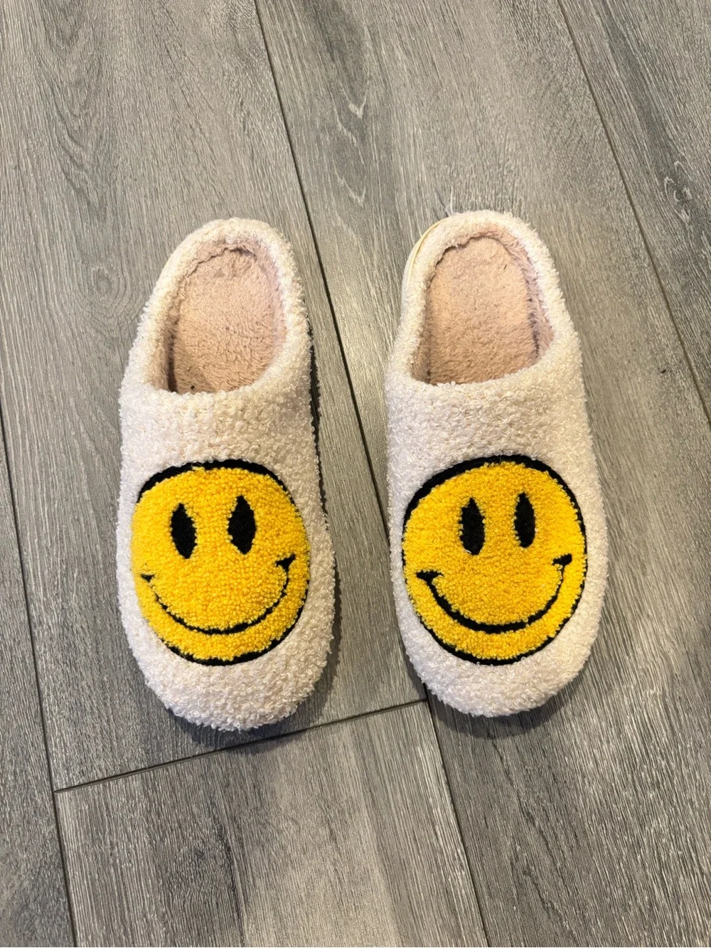 Kids Cozy Cream Smiley Slippers - Yellow Smiley Design